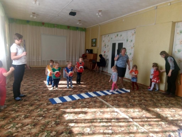 Правила дорожные детям знать положено